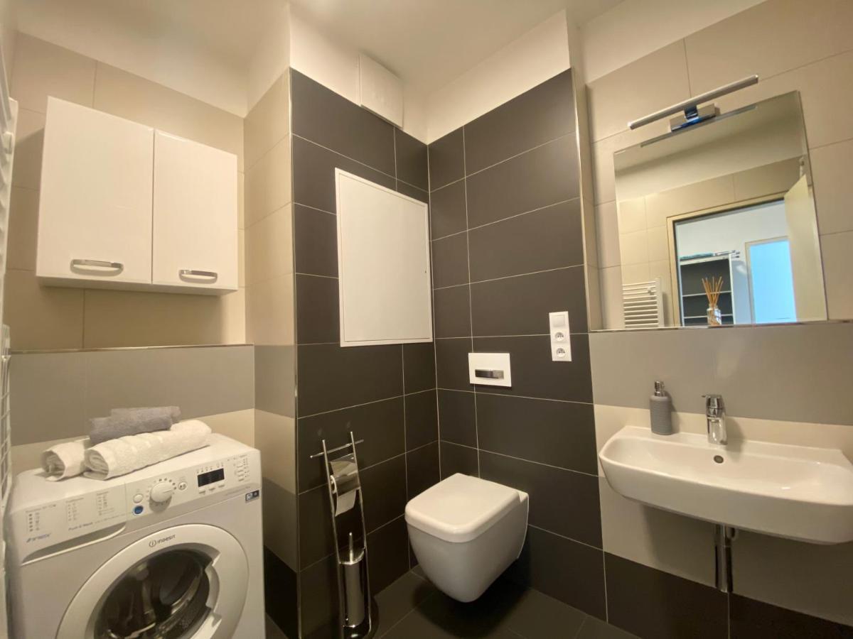 New Residence Apartments Near Wenceslas Square Прага Екстер'єр фото
